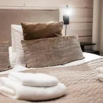 Santa's Luxury Boutique - Santa Claus Village Willa *