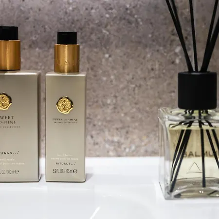 Santa's Luxury Boutique - Santa Claus Village Рованиеми