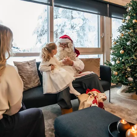 Santa's Luxury Boutique - Santa Claus Village * רובניימי